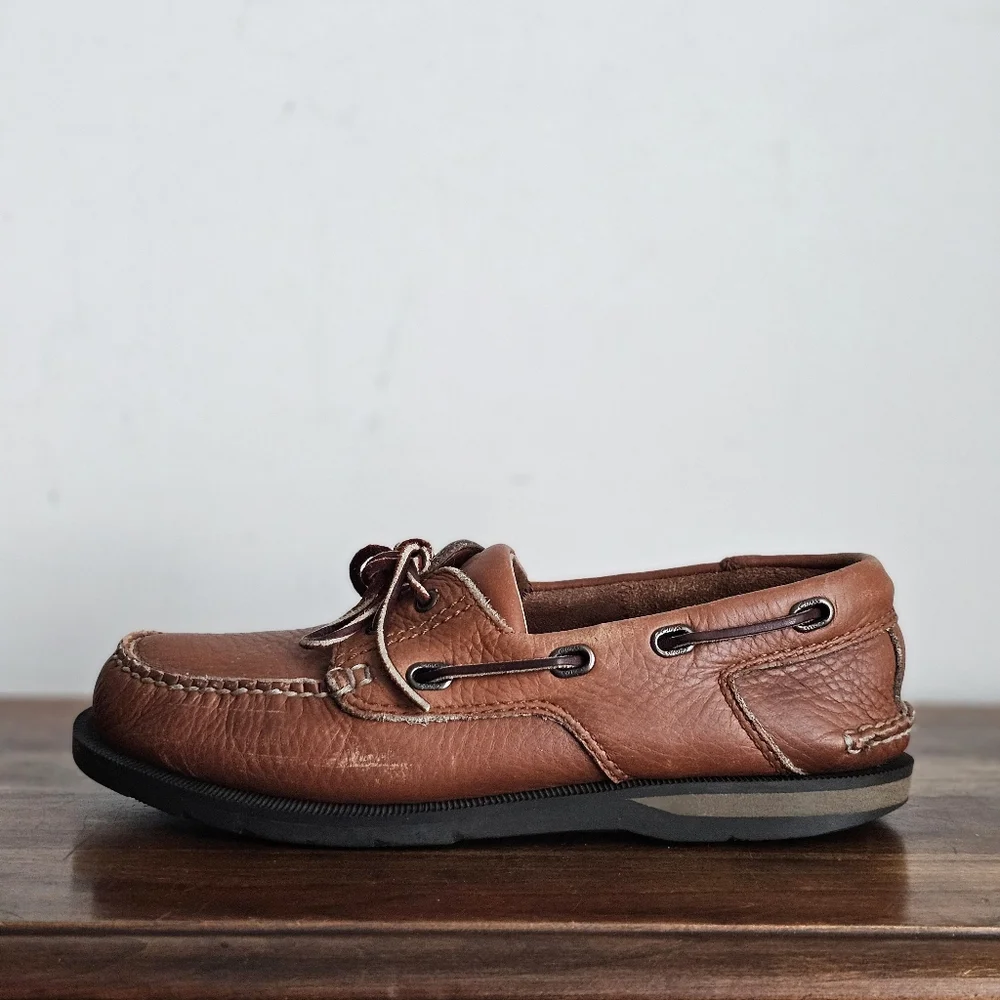 Clarks Brown Leather Boat Shoes Men’s 9M Classic Moc Toe Loafers